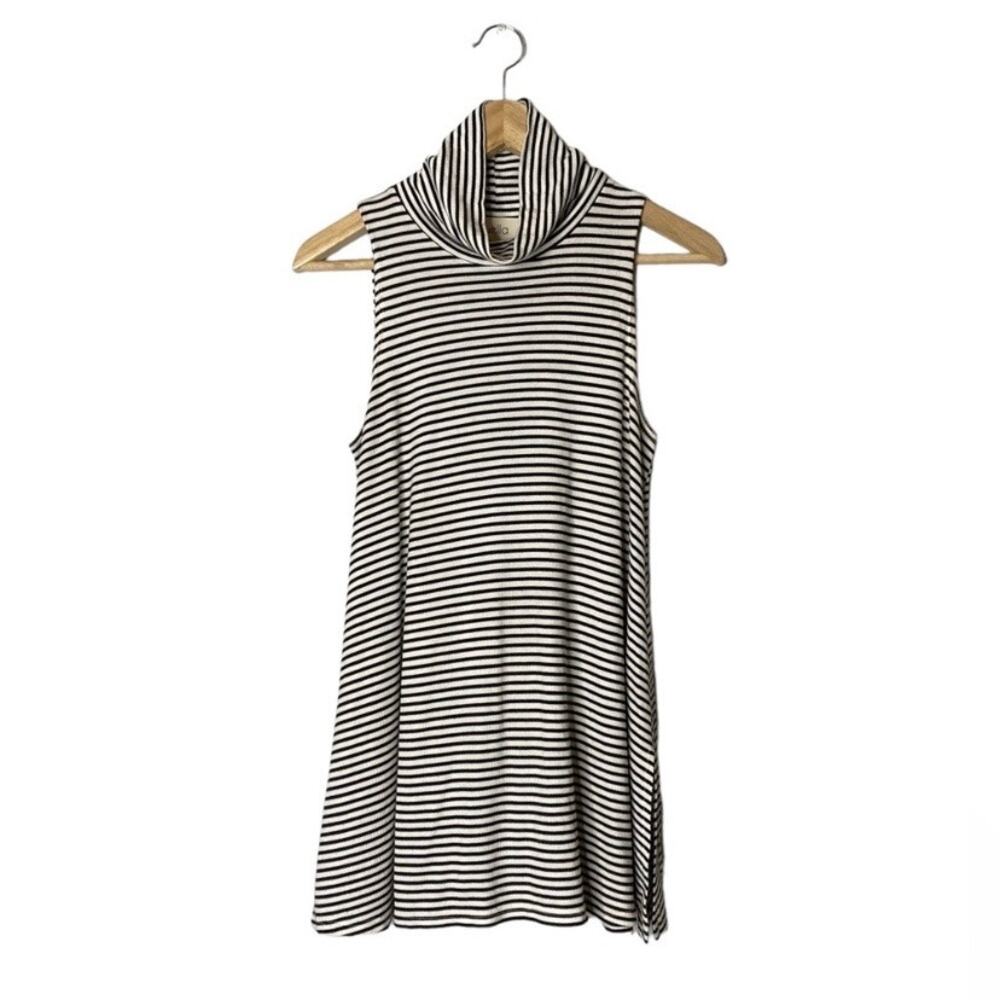 Cupio White and Black Sleeveless Tunic XL